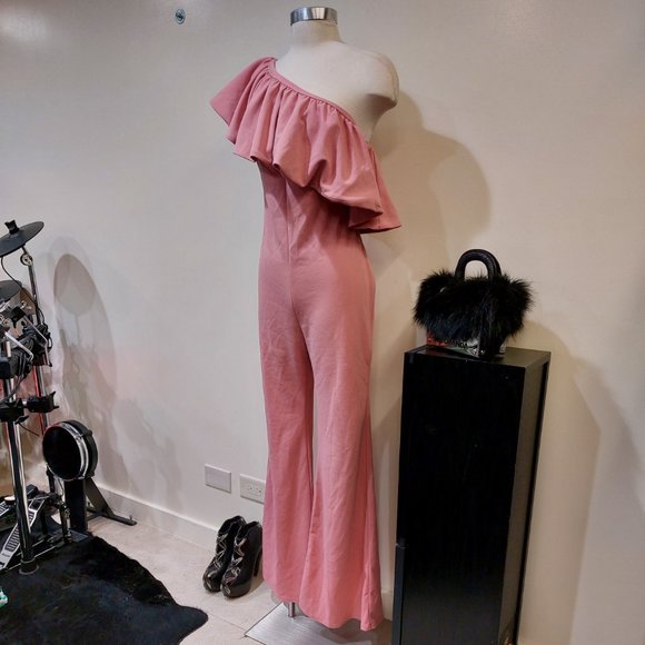 💋GORGEOUS💋 CLUB L LONDON DIVINE TIME PINK ONE SHOULDER RUFFLE JUMPSUIT - Picture 6 of 12